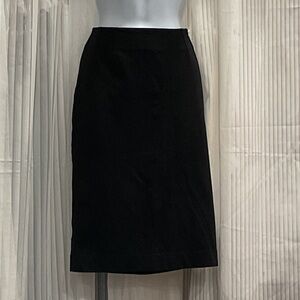 Akris Punto Elegant Black Pencil Skirt